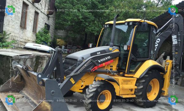 Экскаватор-погрузчик Volvo BL61 (2009 год)