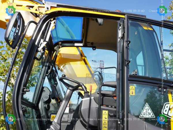 Стекло люка (триплекс) для JCB JS 160 (2010 год), JS 180 (2010 год), JS 200 (2010 год), JS 220 (2010 год), JS 330 (2010 год)