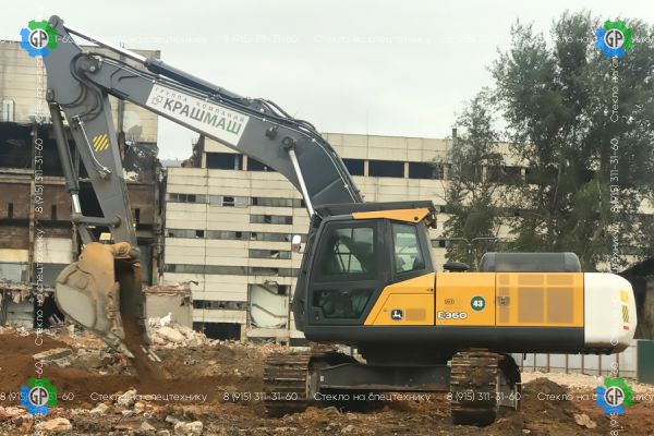 Гусеничный экскаватор John Deere E360LC