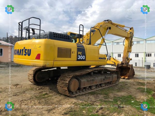 Гусеничный экскаватор Komatsu PC300-8