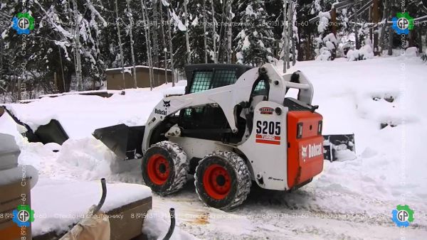 Колёсный мини-погрузчик Bobcat S205
