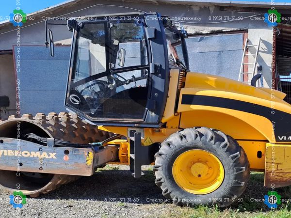 400/01011, Стекло заднее (закаленное) для JCB Vibromax VM115HD