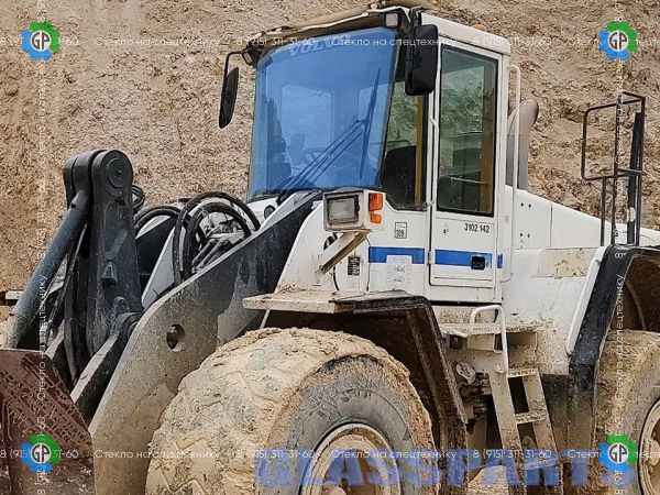 11007976. Стекло лобовое триплекс для VOLVO L120C